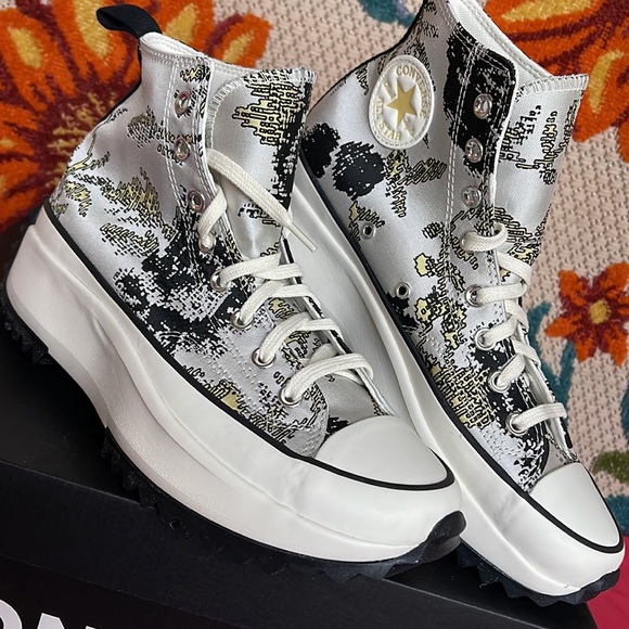 Converse 171399C
RUN STAR HIKE HI
SATURN GOLD/BLACK/EGRET
Men’s sneakers Platfrm - Picture 8 of 16